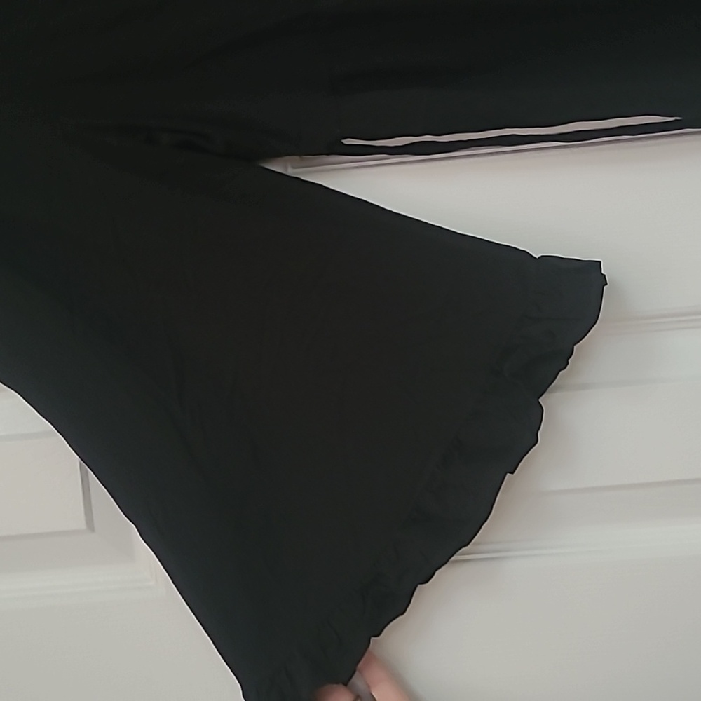 Bell-sleeved Modcloth Romper - Picture 3 of 6